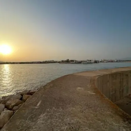 Lejlighed Centrico Y A 100 Metros De La Playa *